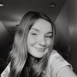 Meet your Posher, Ella